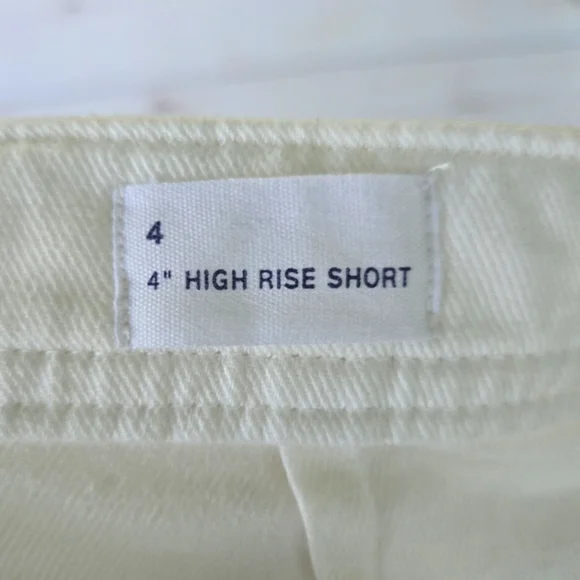 NWOT GAP 4" High Rise Belted White Jean Shorts - Picture 10 of 13